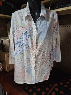 City Blues by Koret button up blouse Size Small/Medium (size tag missing)